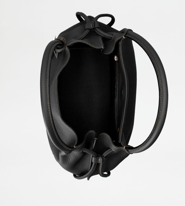Bucket Bag in Leather Medium - Image 4