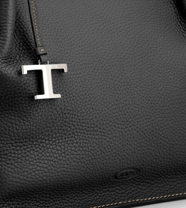 Bucket Bag in Leather Medium - Image 5