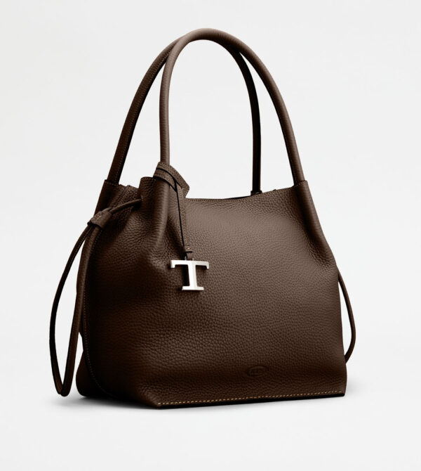 Bucket Bag in Leather Medium - Image 2