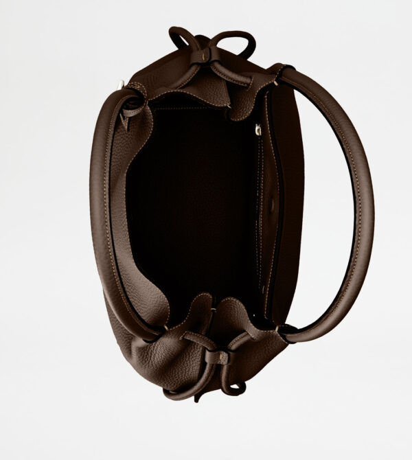 Bucket Bag in Leather Medium - Image 4