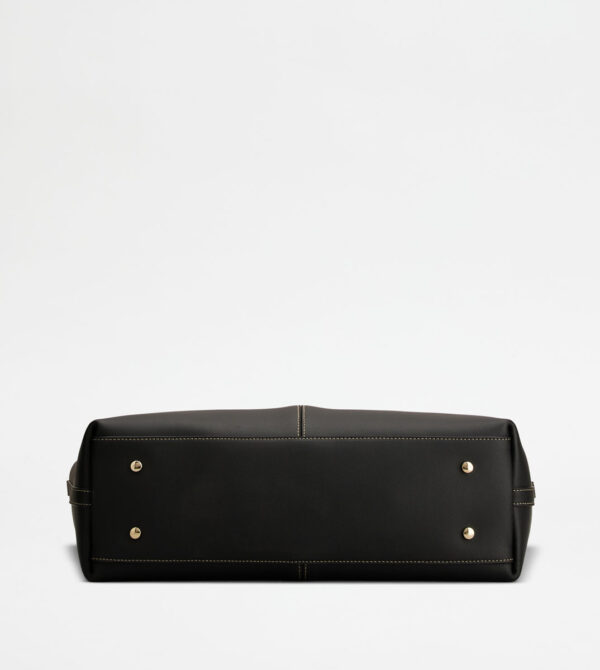 Shopping Bag in Leather Medium-Small - Image 3