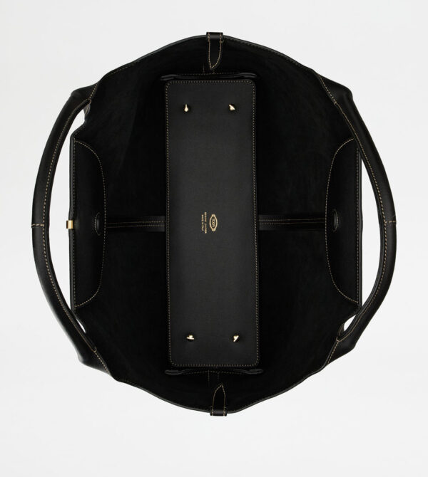 Shopping Bag in Leather Medium-Small - Image 4