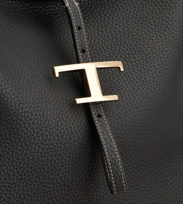 T Timeless Shoulder Bag in Leather Small - Image 5