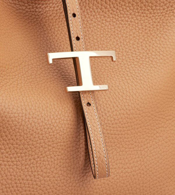 T Timeless Shoulder Bag in Leather Small - Image 5