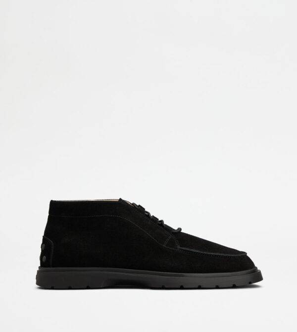 Desert Boots in Suede