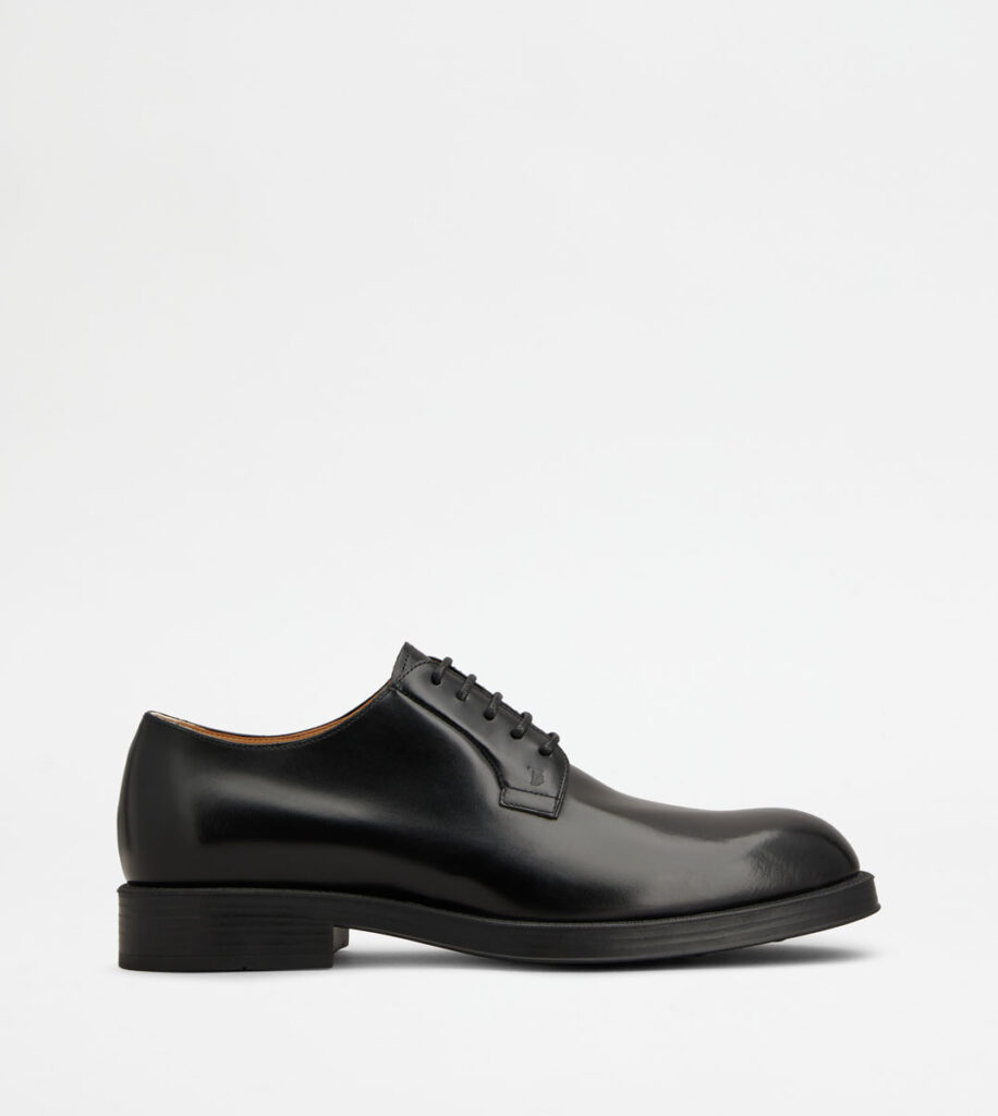 Lace-ups in Leather
