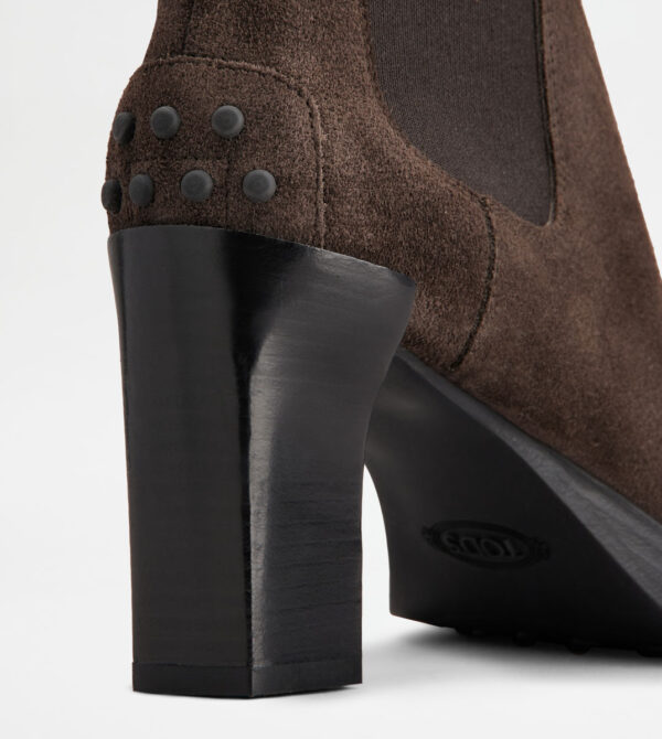 Chelsea Ankle Boots in Suede - Image 5